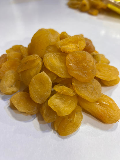 Sulphur Khoobani (Sulphur-Treated Dried Apricots)